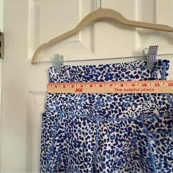 Lilly Pulitzer Carpe Vita Flare Legging, Size S, NWT in Resort White Twisted Up - Picture 5 of 7